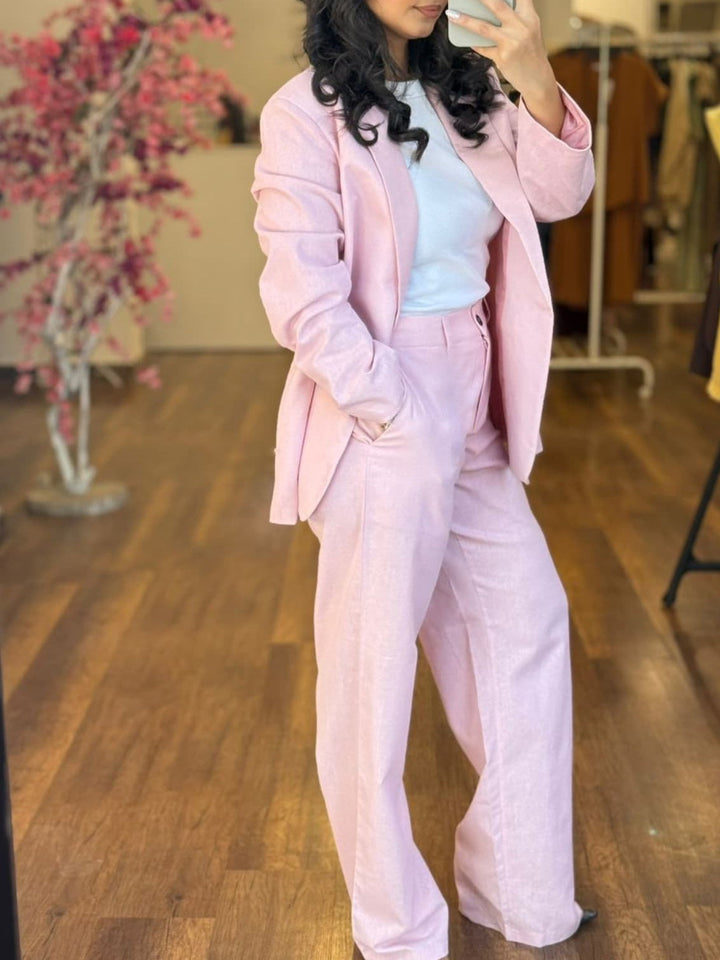 Pink Elegant and Modern Two-piece Suit